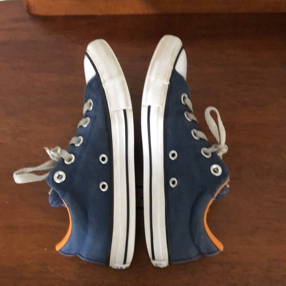 3/$25 Children’s Converse All Star Shoes Size 2 - Picture 8 of 15
